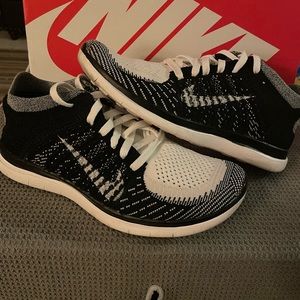 Nike Free Flyknit 4.0 Oreo :: Black/White :: Women’s Size 7